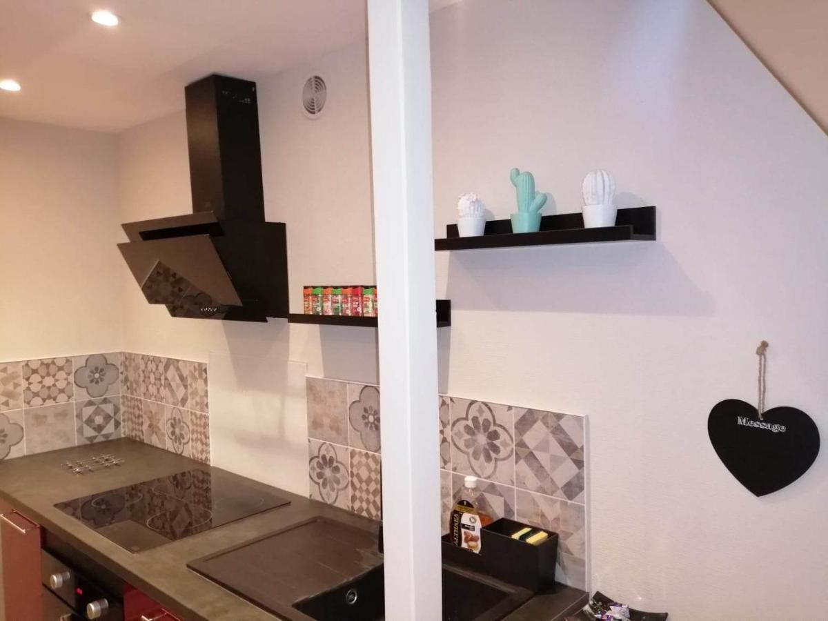 Ferienwohnung Charmant Duplex Dans Le Centre Historique De Sedan Exterior foto